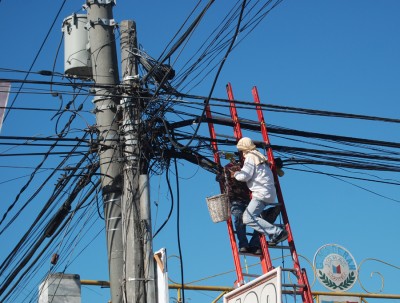 Electrical wires: Manila 2012